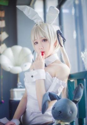 默绘女高